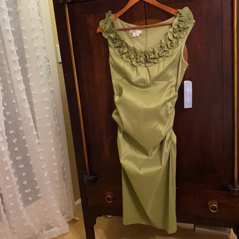 London Times Sleek Iridescent Green Cocktail Dress